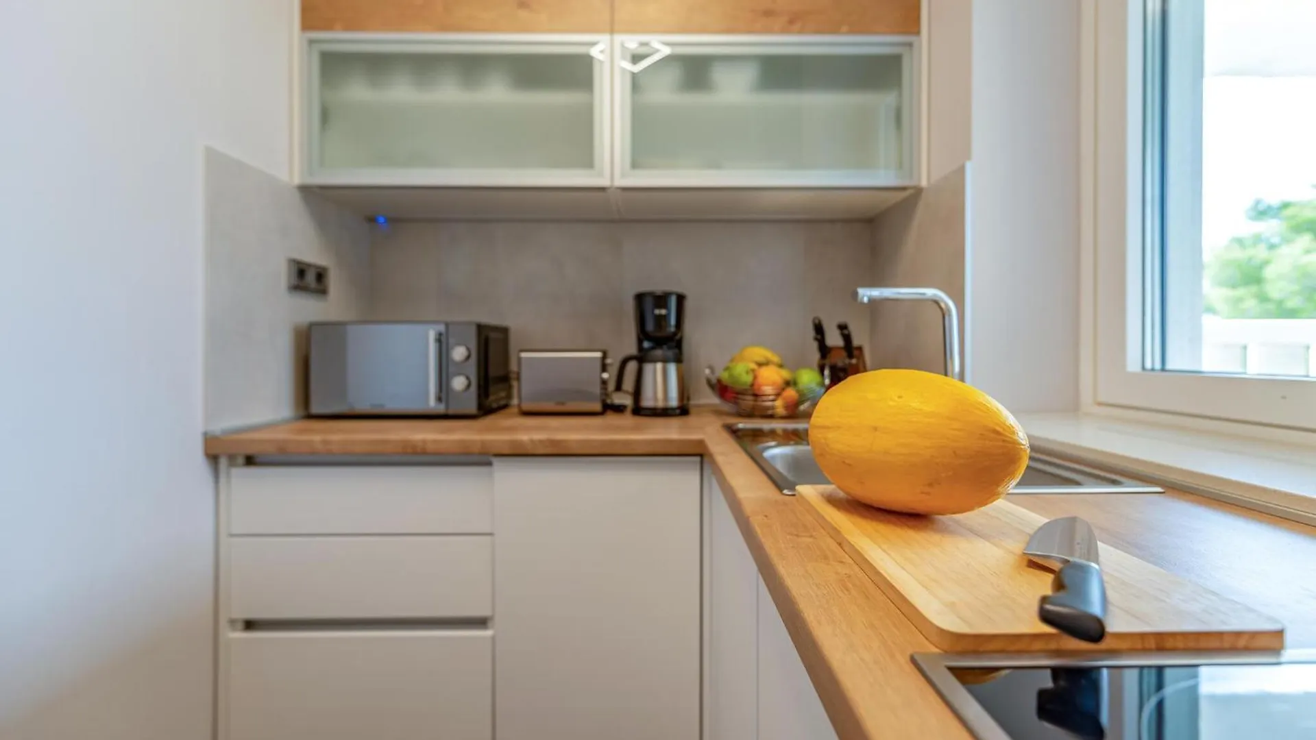 Awesome Apartment In Mrljane With Kitchen 0*,