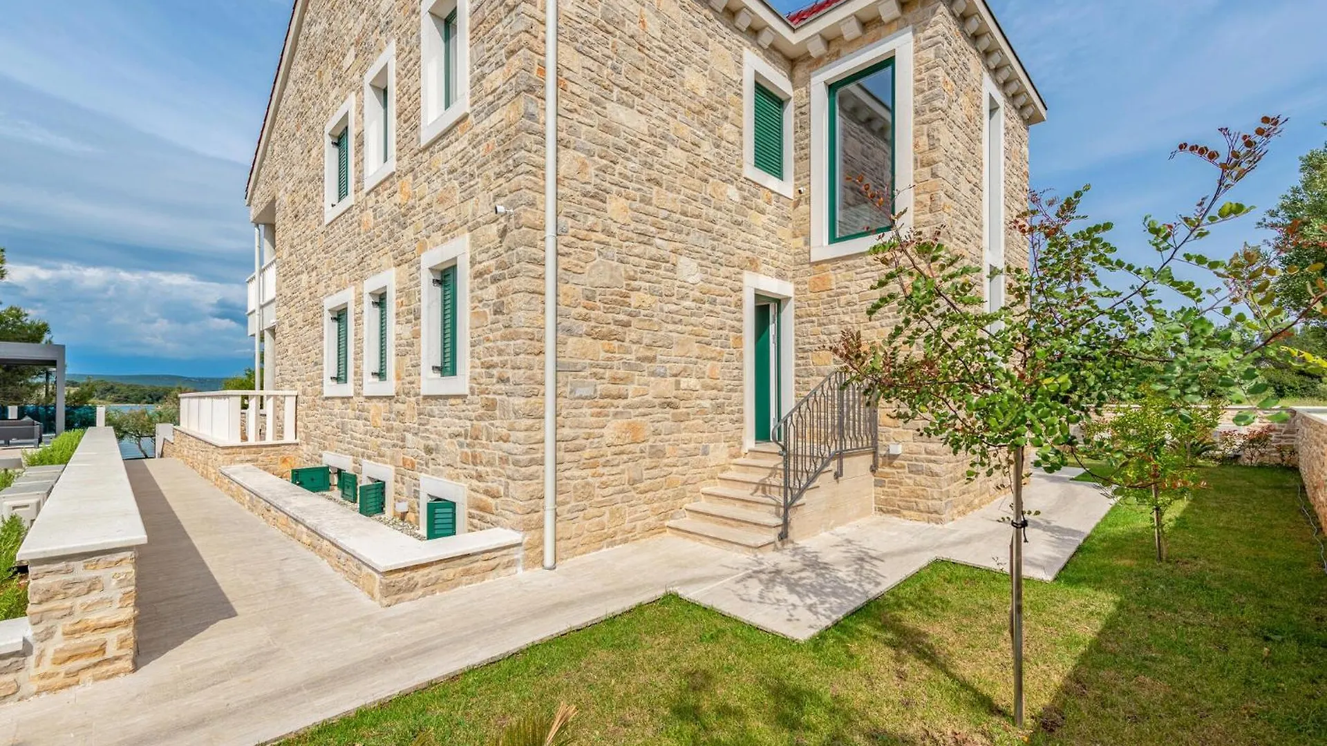 Awesome Apartment In Mrljane With Kitchen